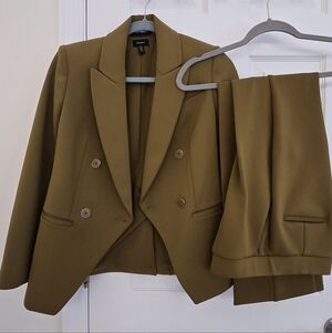 Express SUPERSOFT DOUBLE KNIT Double-Breasted Jacket & Flared Trousers -Olive